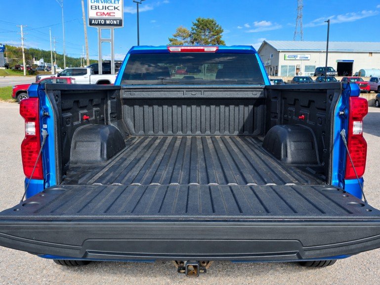 2023 Chevrolet Silverado 1500 Custom 4X4 Blue Mont-Laurier - photo #9