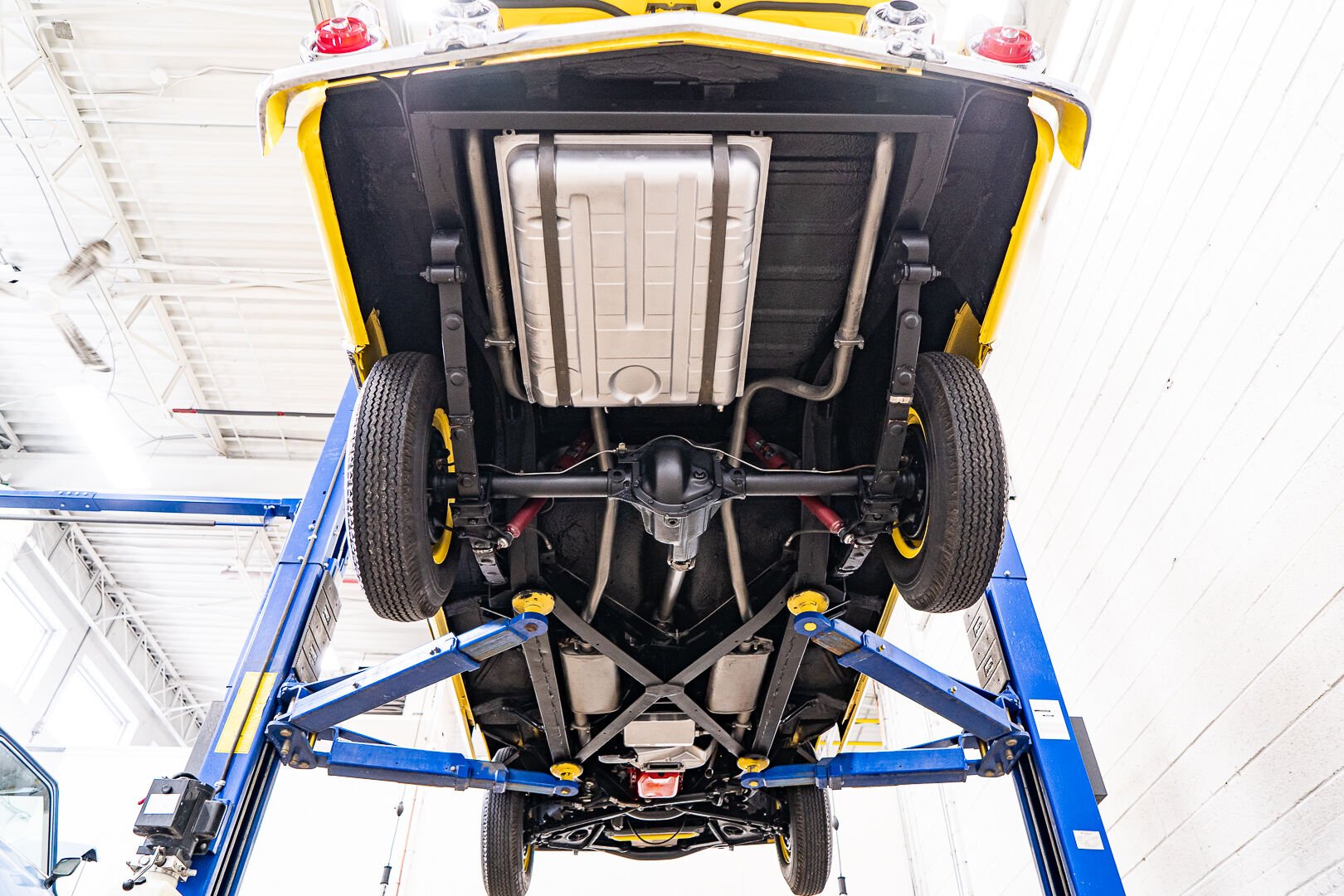 Ford Thunderbird **PRICE IN USD** Fully restored 1955 Montréal - photo #16