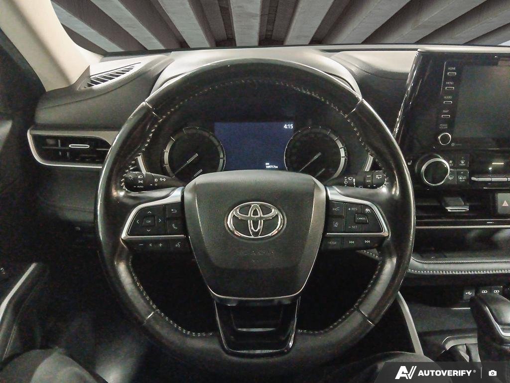 2021 Toyota Highlander 2602235A | XLE, well maintained local trade in. Black Edmonton - photo #12
