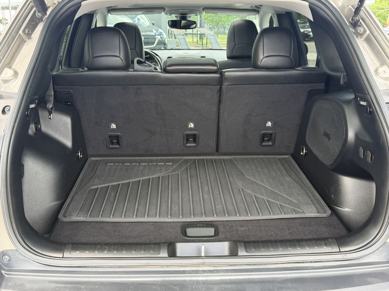 Photo 11 — Jeep Cherokee 2021