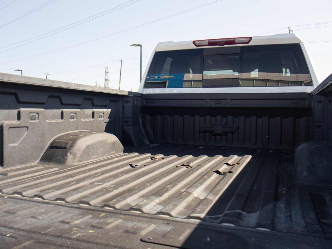 2024 Chevrolet Silverado 2500HD 4WD Crew Cab 159 LTZ White Sherwood Park - photo #10