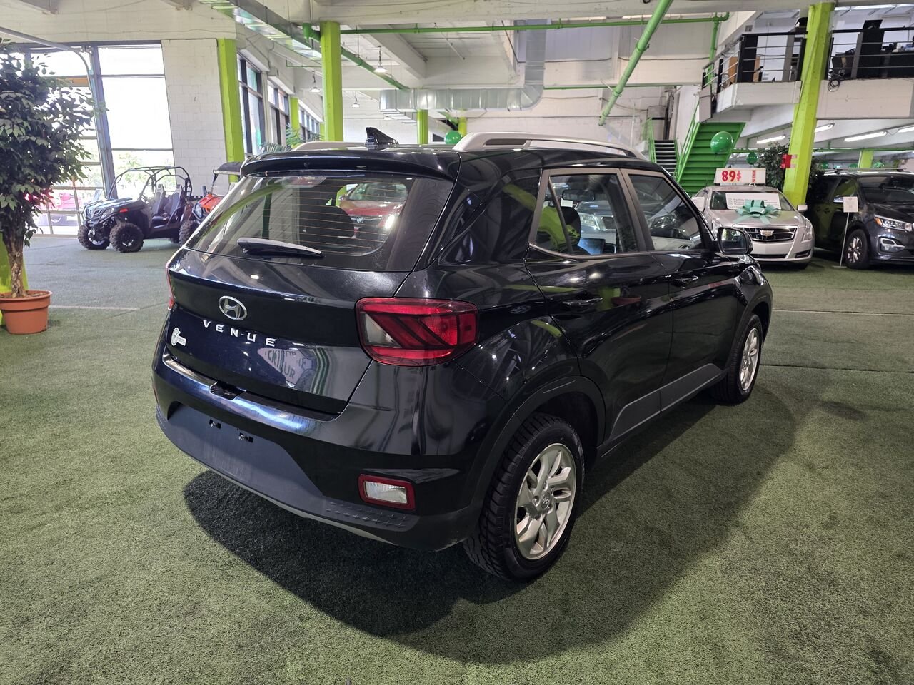 2022 Hyundai Venue Black  - photo #5