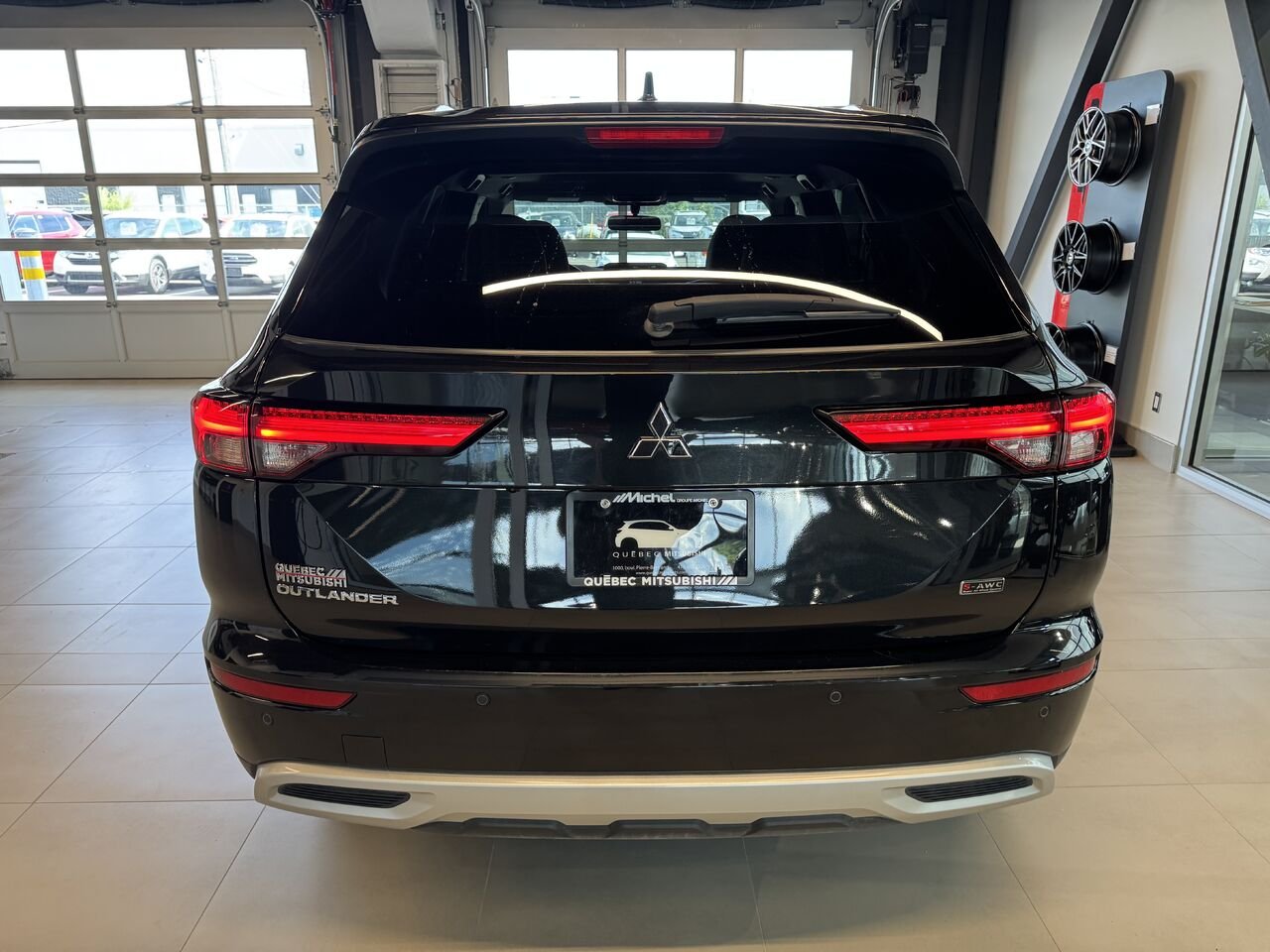 Mitsubishi Outlander 2024 Noir Saint-Eustache - photo #6