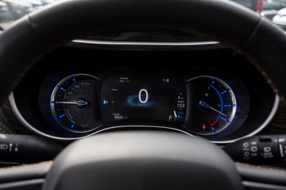 Chrysler Pacifica Hybrid 2023 Gris Gatineau - photo #12