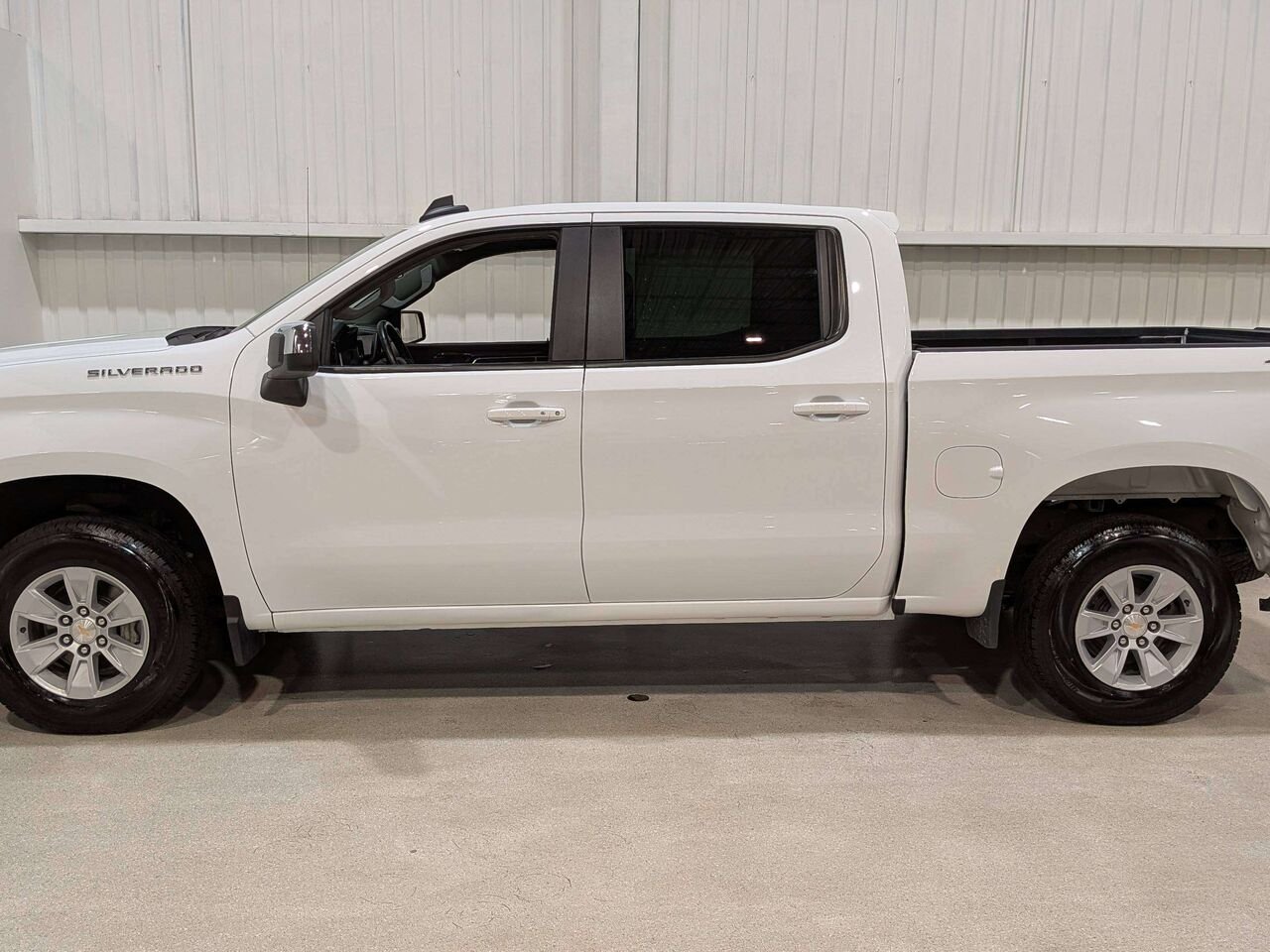 Chevrolet Silverado 1500 4WD Crew Cab 147" LT 2025 Blanc Val-David - photo #5