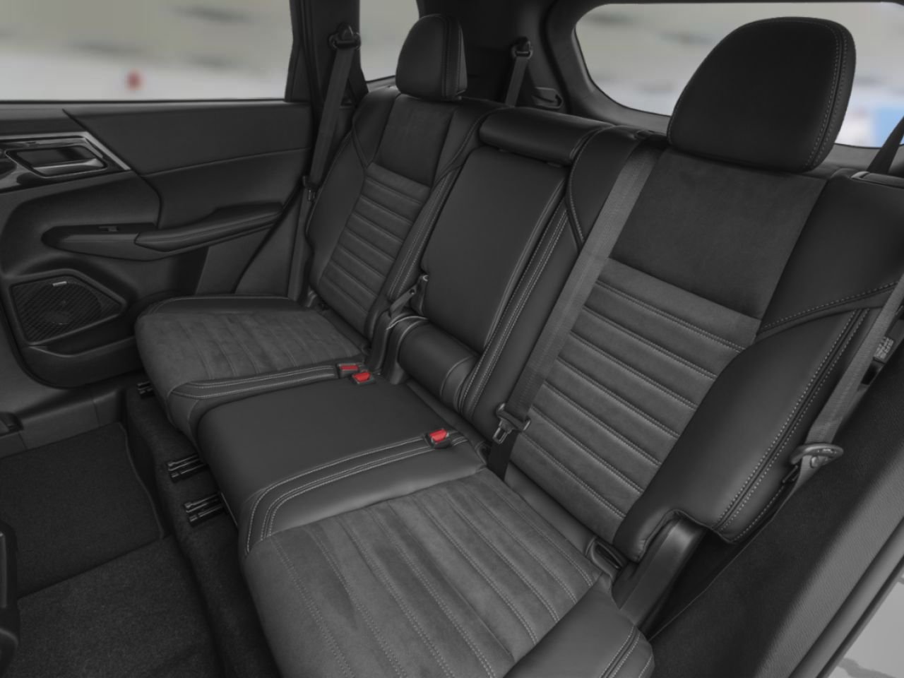 2026 MITSUBISHI Outlander White Diamond Sainte-Agathe-des-Monts - photo #3