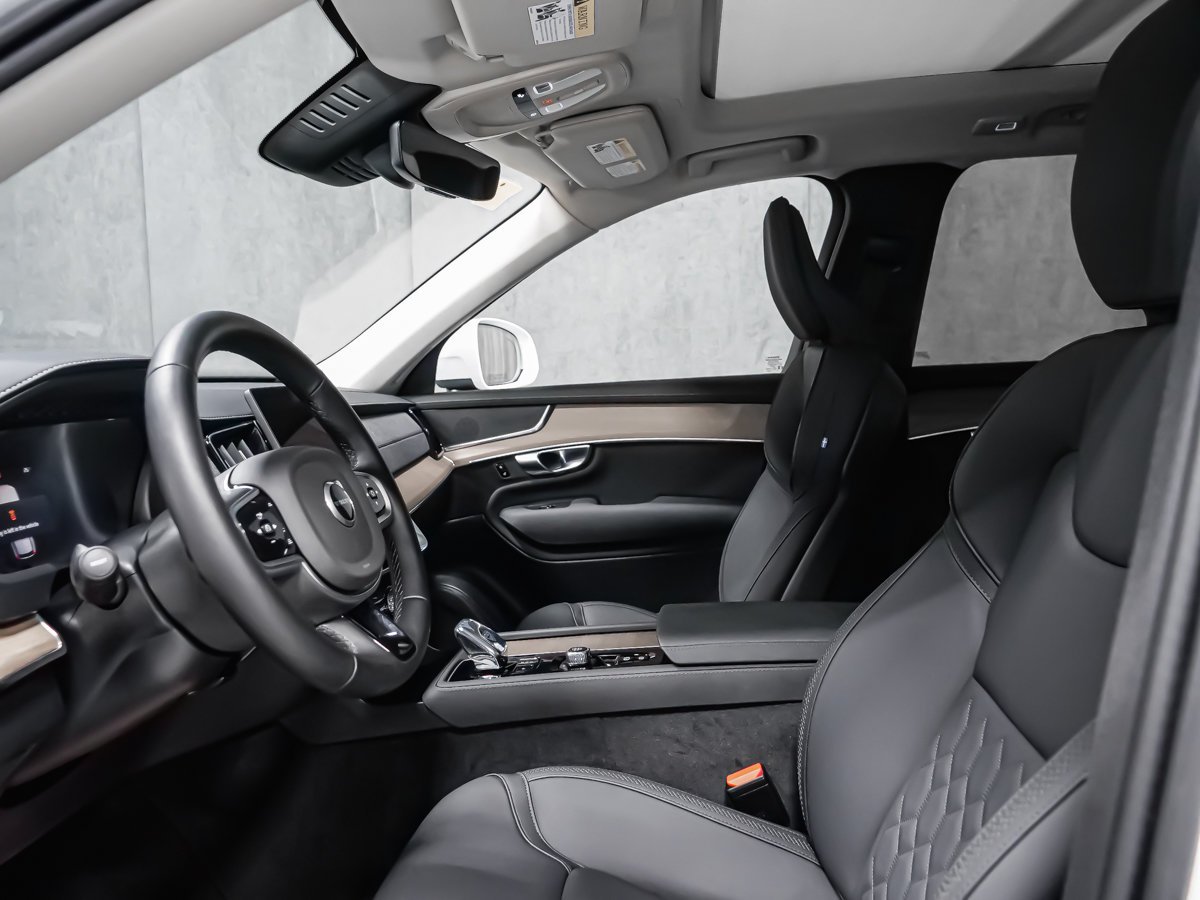 Volvo XC90 B6 CORE BRIGHT 2026 Blanc Montréal - photo #11