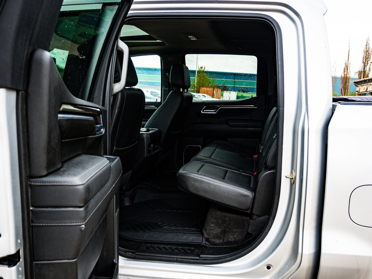 2022 Chevrolet Silverado 1500 4WD Crew Cab 147 RST Grey Sherwood Park - photo #16