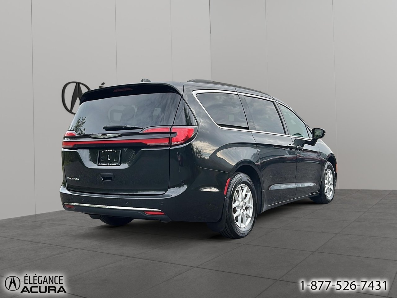 2022 Chrysler Pacifica Touring L | A8787 Black Granby - photo #4