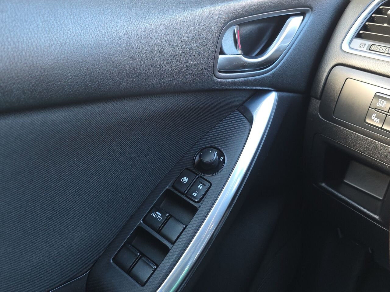 2016 Mazda CX-5 TOURING, Toit ouvrant électrique, sièges avant chauffants, MOTEUR REMPLACÉ Red Val-David - photo #12