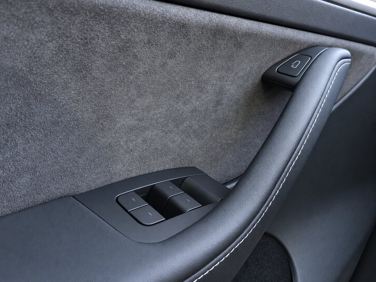 Tesla Model Y Longue autonomie PA 2024 Noir Val-David - photo #12