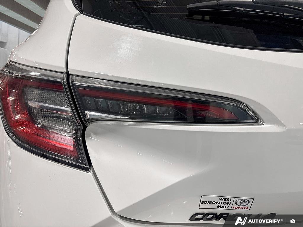 2020 Toyota Corolla Hatchback 2602172B | SE, well maintained local trade in White Edmonton - photo #9