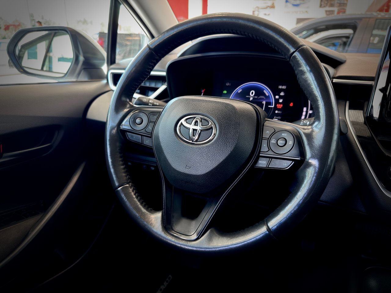 2023 Toyota Corolla LE White Notre-Dame-des-Prairies - photo #17