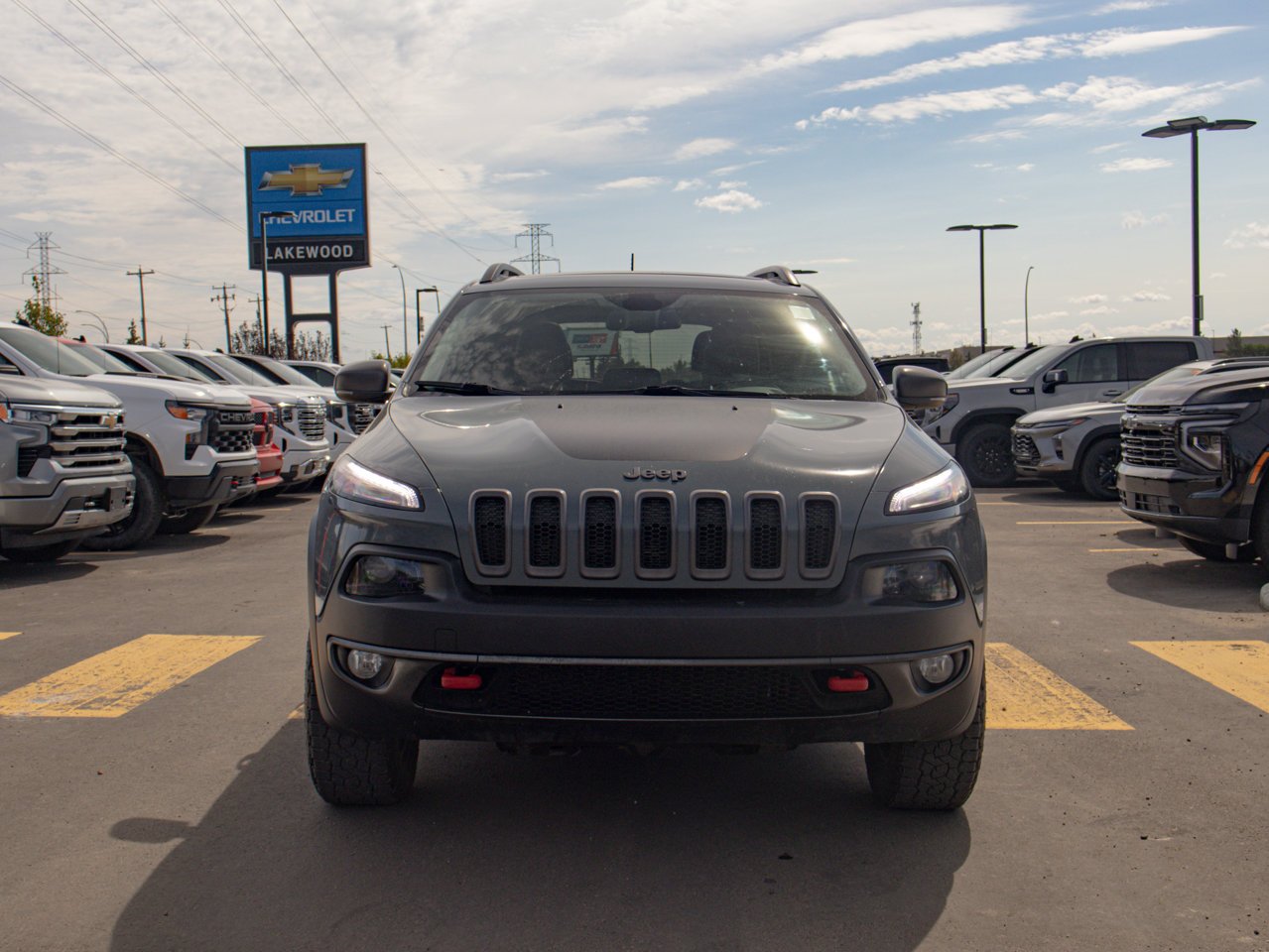 2015 Jeep Cherokee 4WD 4dr Trailhawk gray Sherwood Park - photo #2