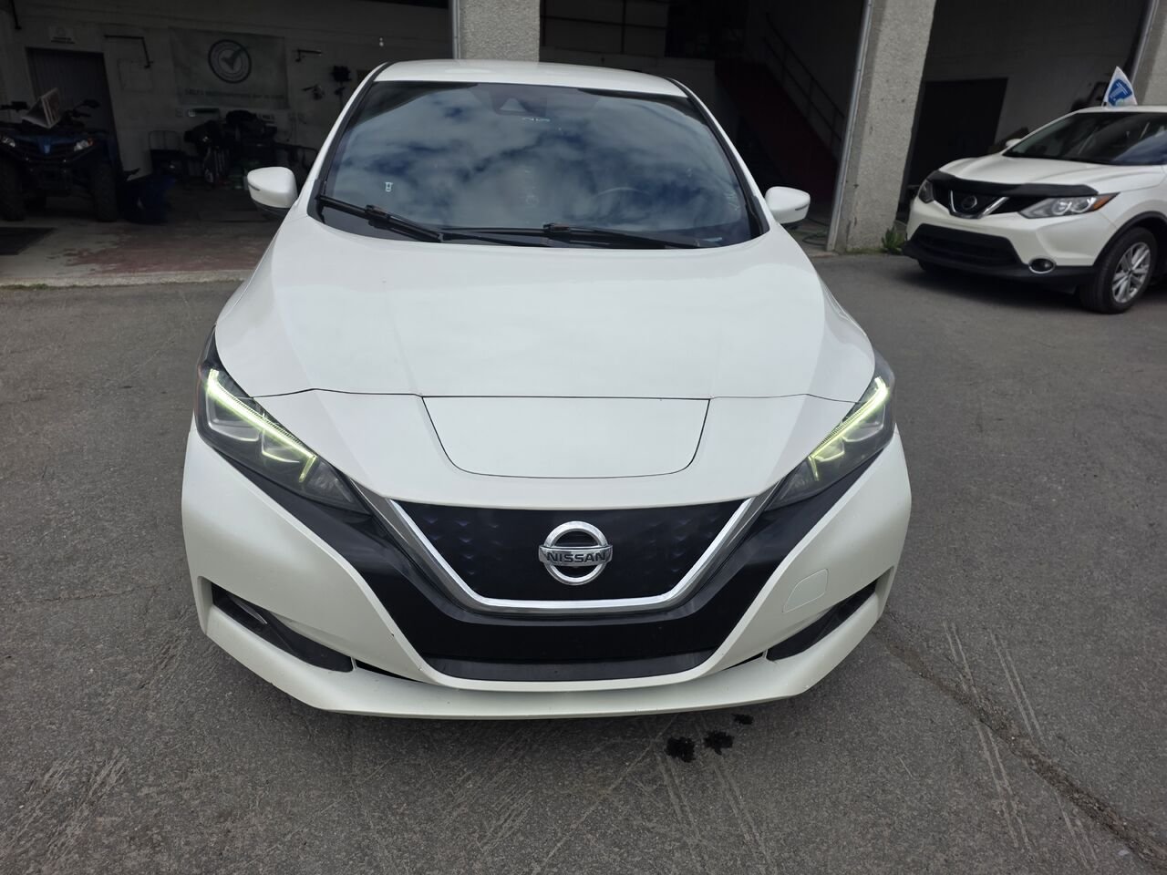 2018 Nissan LEAF White  - photo #9