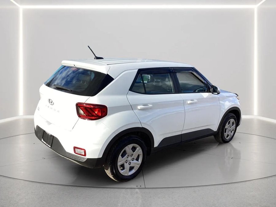 2025 Hyundai Venue Essential IVT White