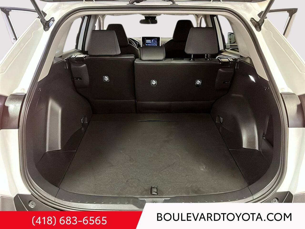 Toyota RAV4 100372A-12 | LE, AWD 2025 Blanc Québec - photo #18