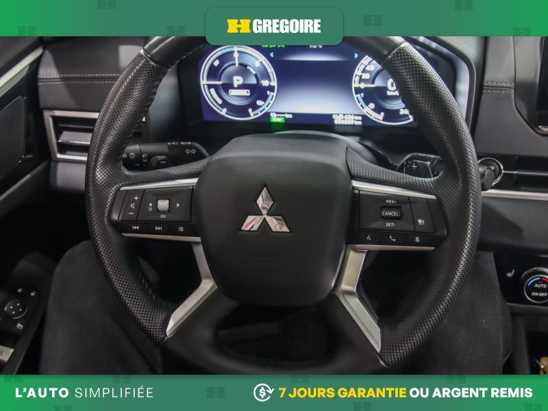Mitsubishi Outlander PHEV 2023 Rouge Blainville - photo #17