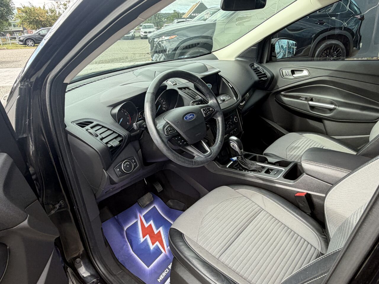 Photo 11 — Ford Escape 2019