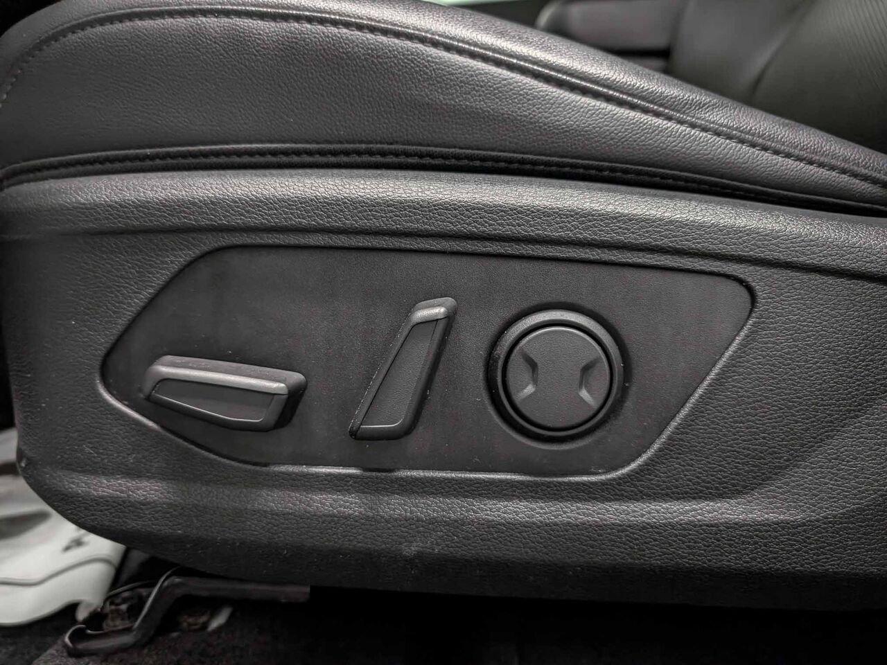 Kia Sportage AWD EX Toit Pano Cuir Sièges et Volant Chauffants 2023 Blanc Sherbrooke - photo #8