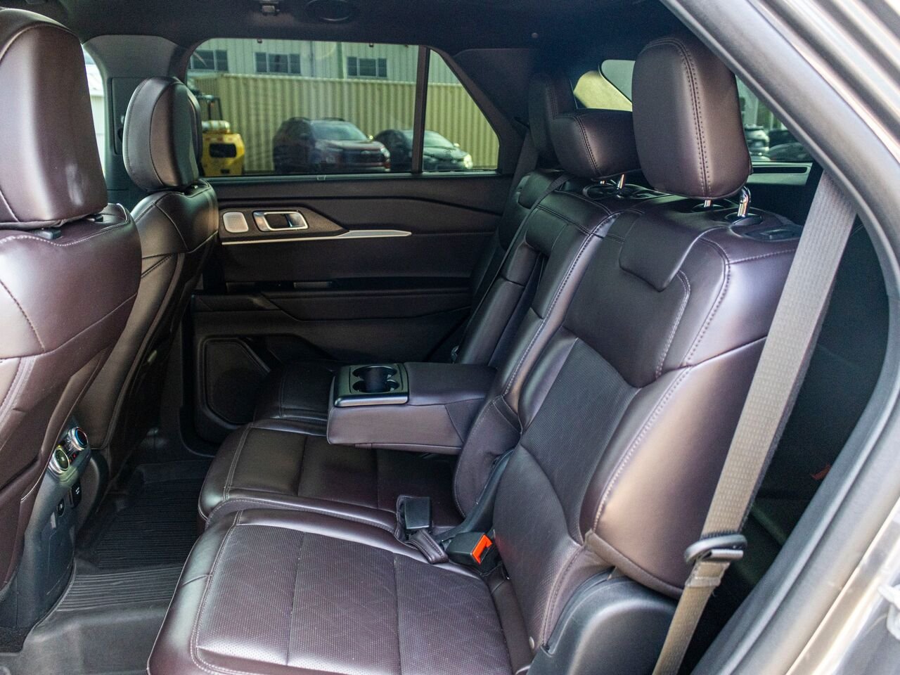 Ford Explorer Platinum 4 RM 2025 Gris Châteauguay - photo #33
