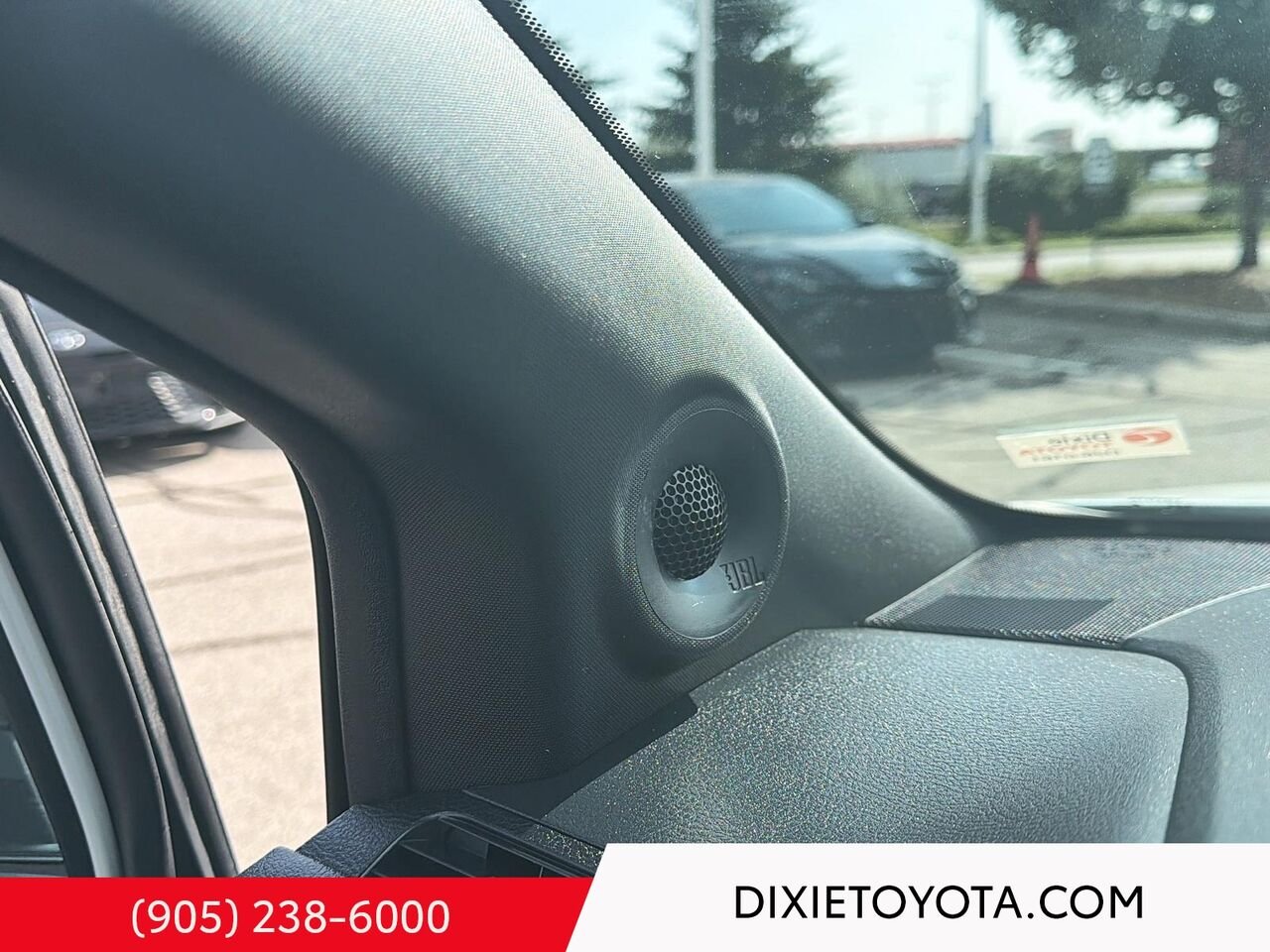 2026 Toyota Sienna Hybrid Limited AWD / CLEAN CARFAX / HEATED AND VENTILATED SEATS / MOONROOF / ALLOY WHEELS / CARPLAY AND ANDROID AUTO White Mississauga - photo #11