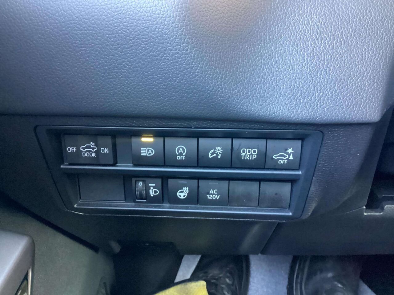 TOYOTA Tundra Limited CrewMax 4x4 2026 Frisson glacé nacré Gatineau - photo #15