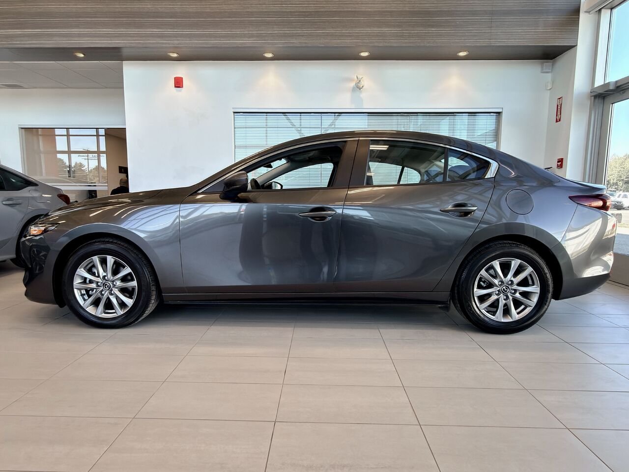 2025 Mazda Mazda3 Grey Notre-Dame-des-Prairies - photo #6