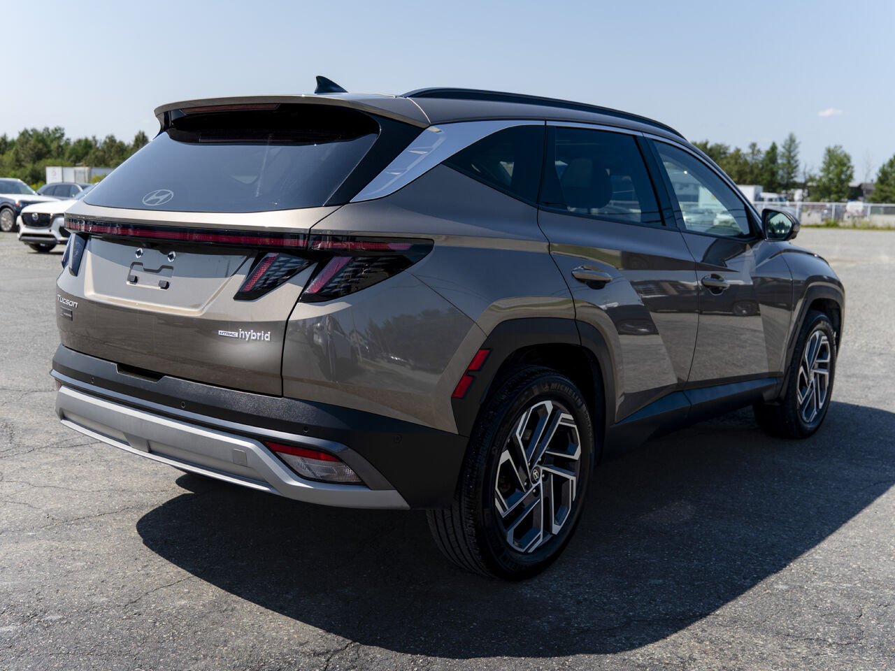 2025 Hyundai Tucson Hybrid Brown Val-d'Or - photo #2