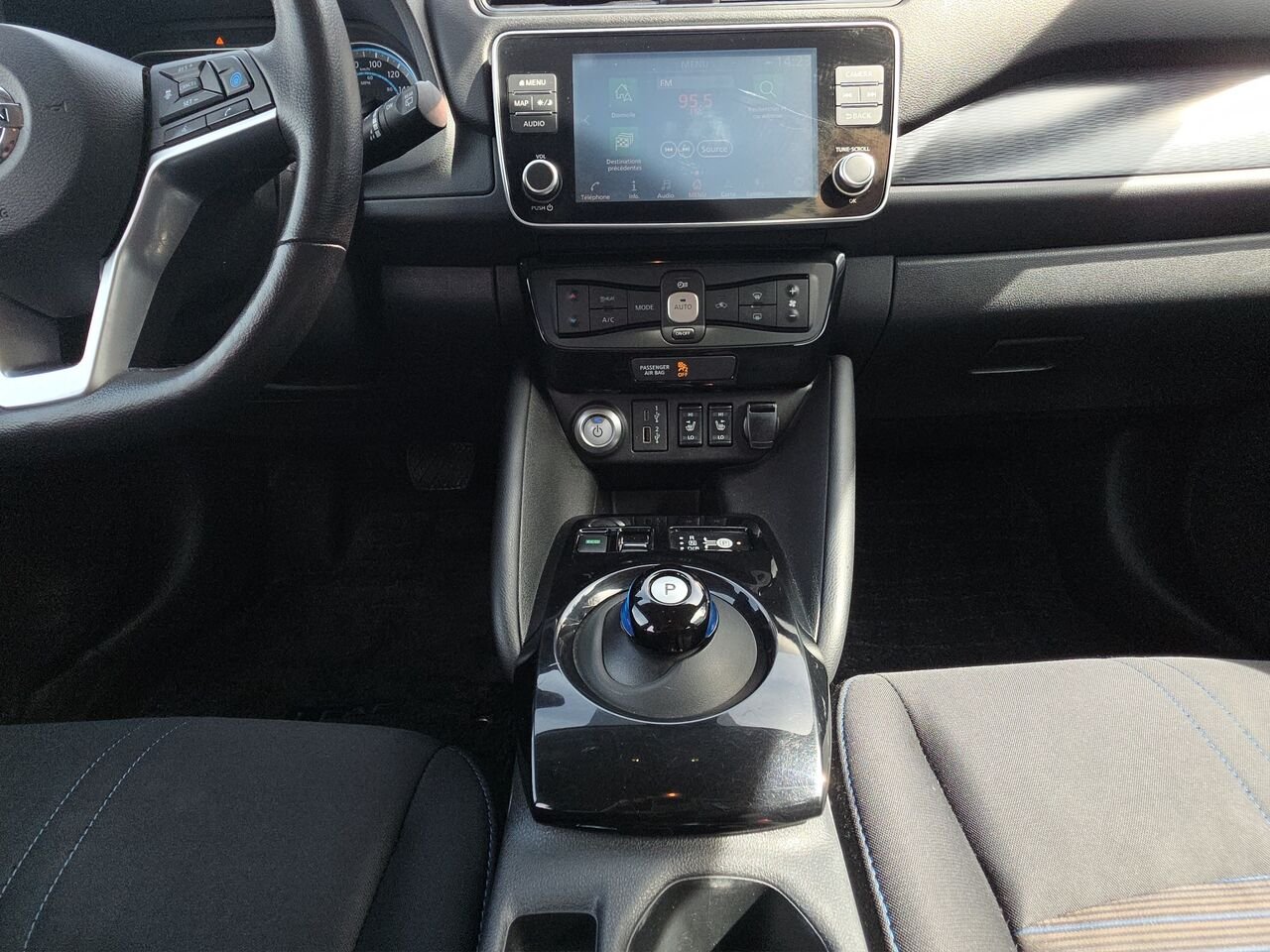 2020 Nissan LEAF SV PLUS à hayon, Commande audio au volant, caméra de recul, détecteur d'angles morts, grosse Grey Val-David - photo #14