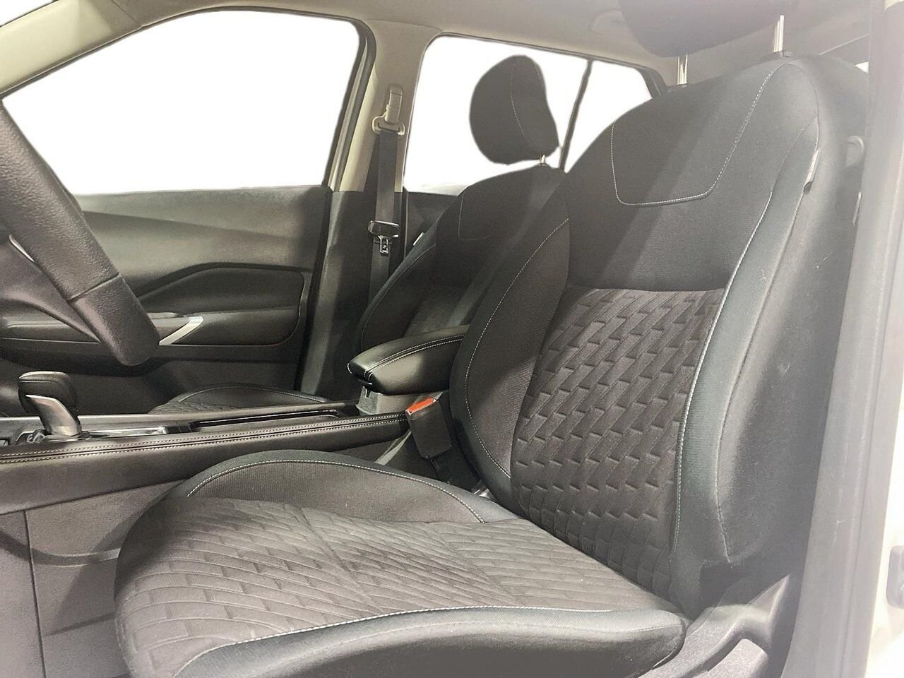 2021 Nissan Kicks SV White Baie-Comeau - photo #5
