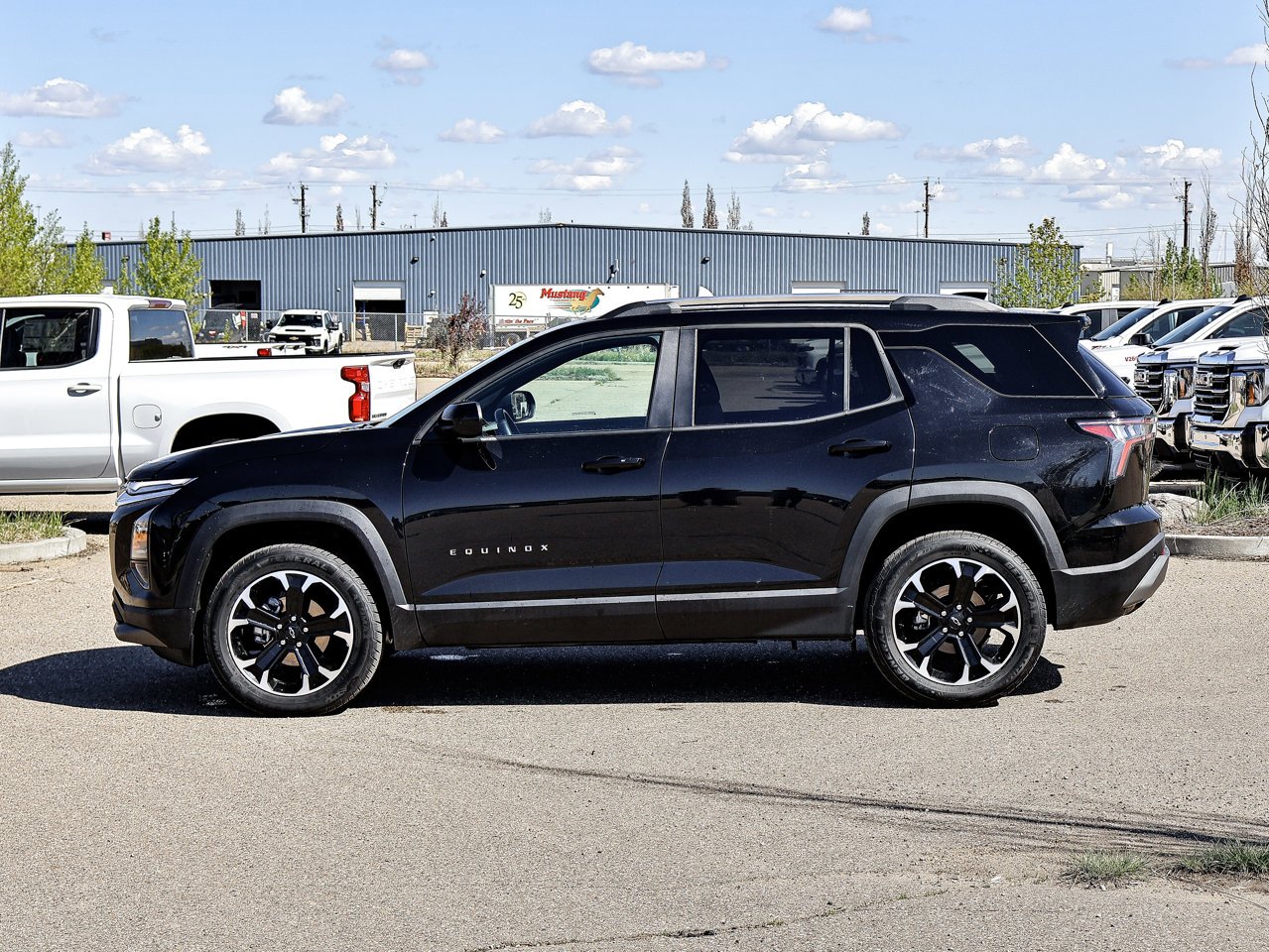 2026 Chevrolet Equinox AWD 4dr LT w/2LT Black Sherwood Park - photo #9