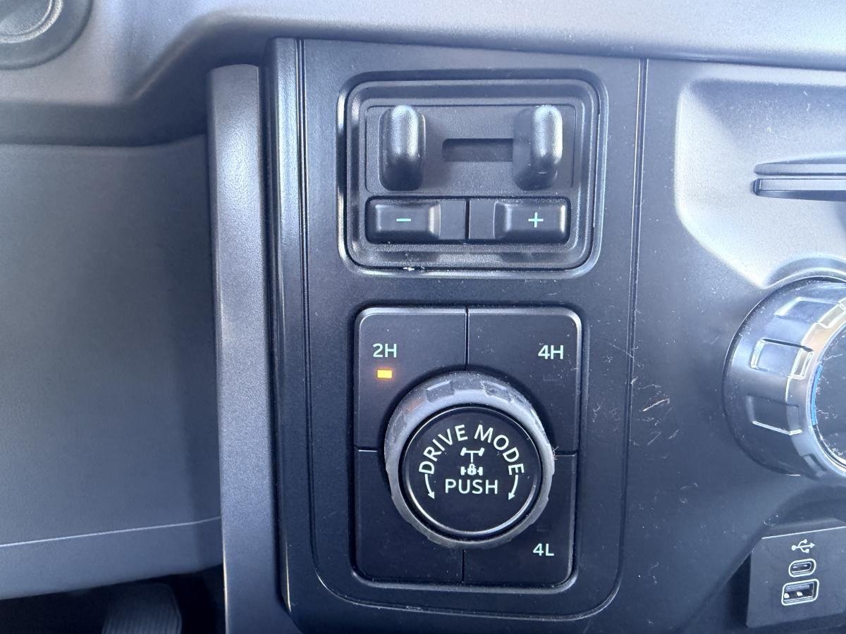 2025 Ford F-150 White  - photo #14