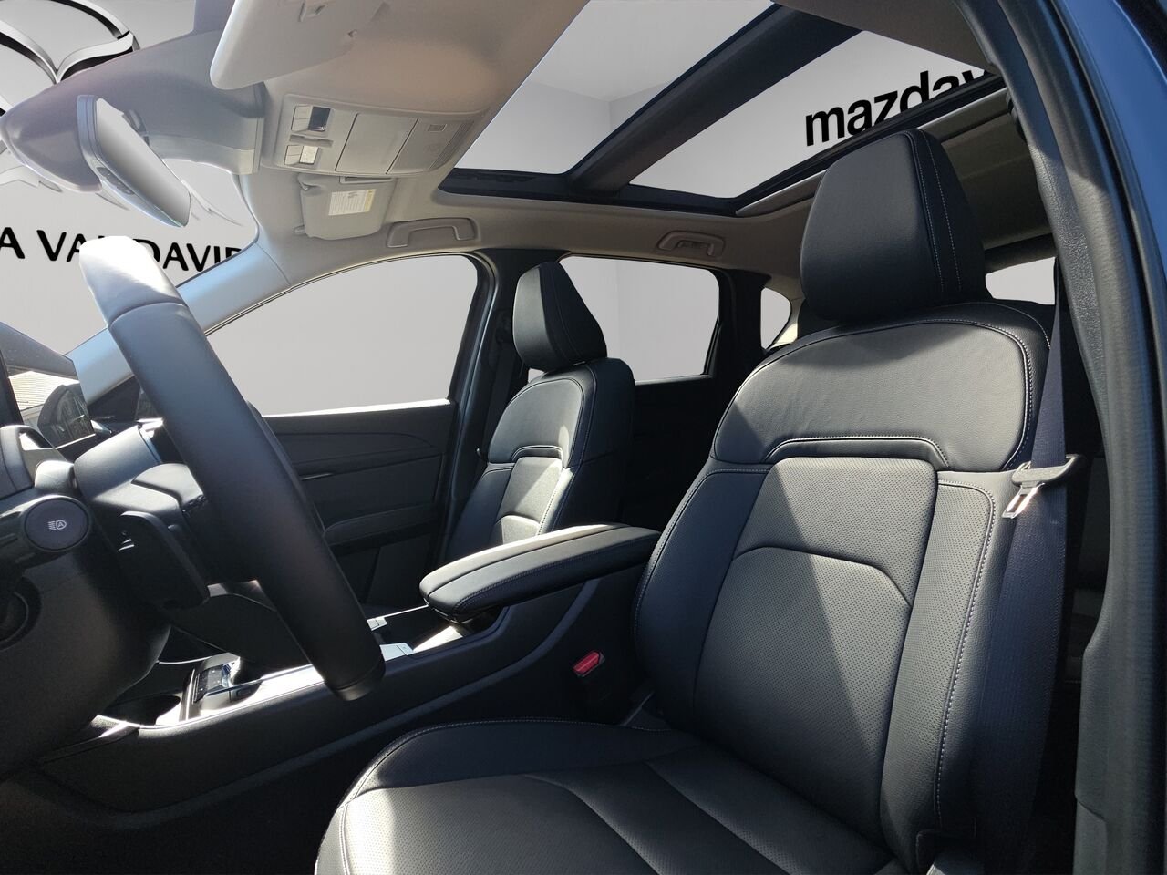 Mazda CX-5 GT TI, TOIT PANORAMIQUE, ESSUIE-GLACE DÉGIVRANT 2026 Bleu marine mica Val-David - photo #11