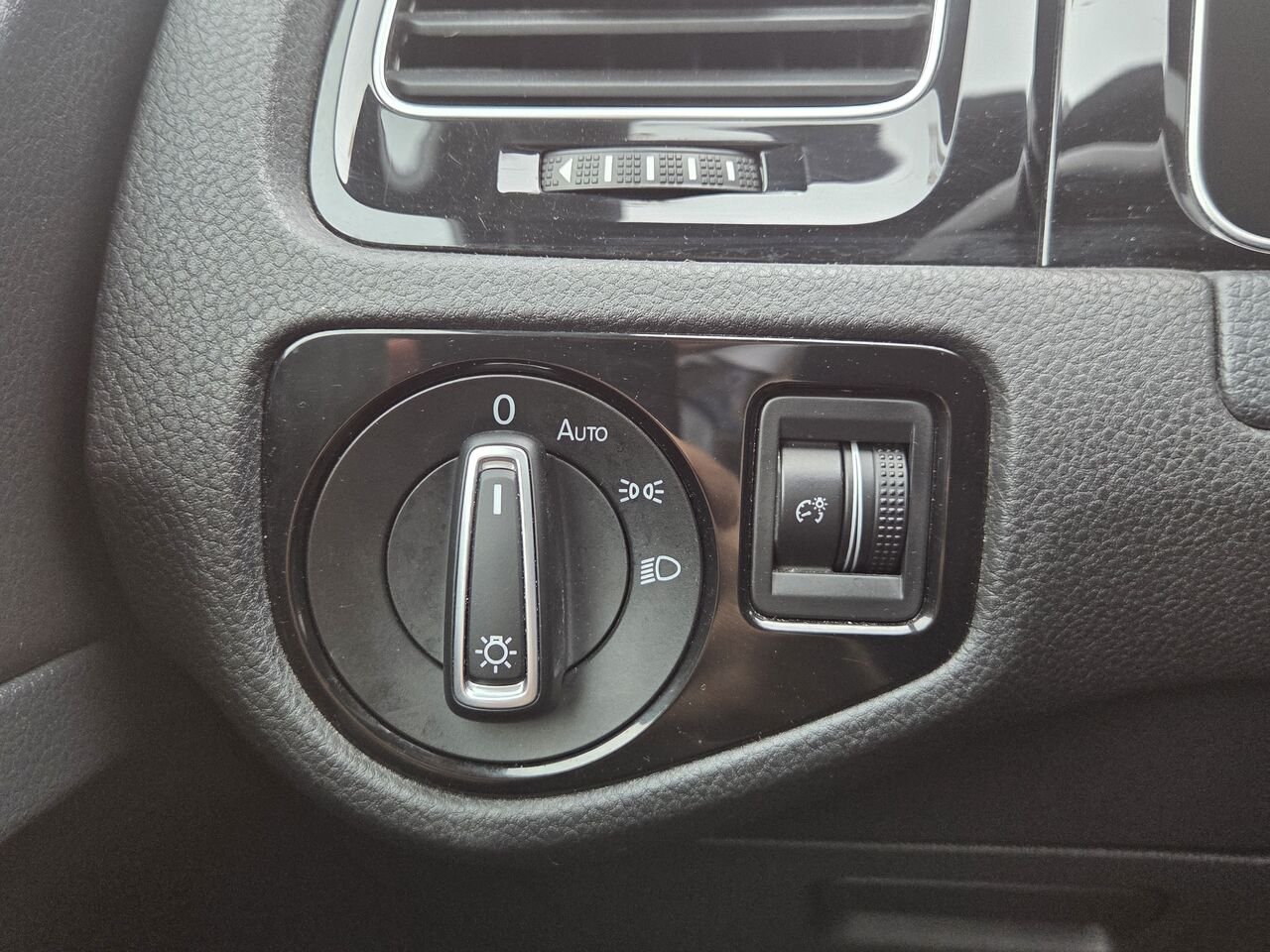 2018 Volkswagen Golf R Grey Granby - photo #19