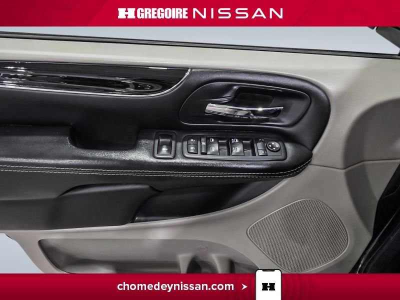2017 Dodge GR Caravan Black Laval - photo #12