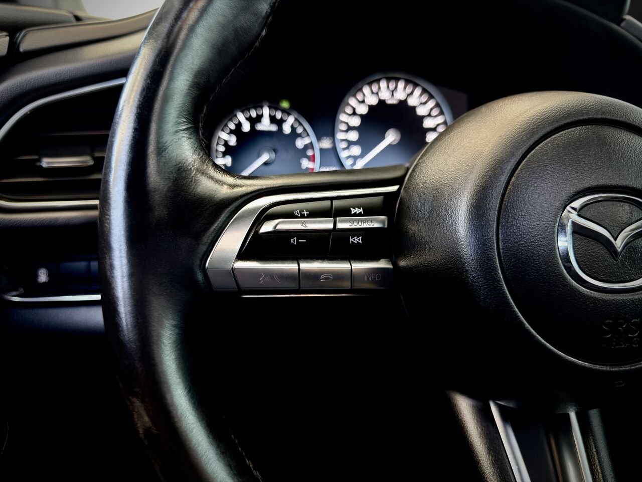 2022 Mazda CX-30 Red Notre-Dame-des-Prairies - photo #21