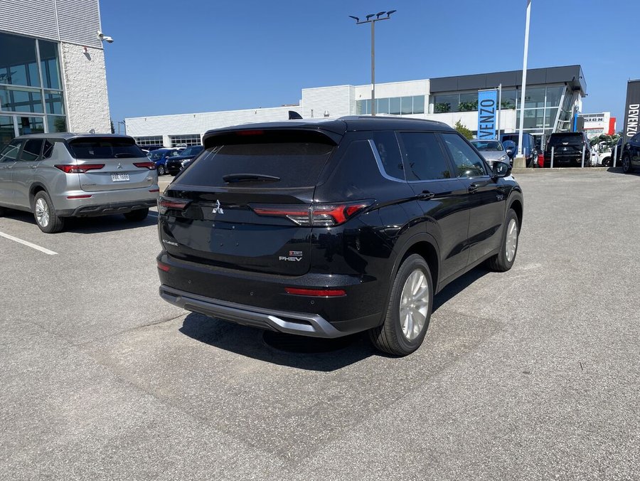 Mitsubishi Outlander PHEV SE S-AWC utilitaire sport TI 2026 Noir Labrador nacré