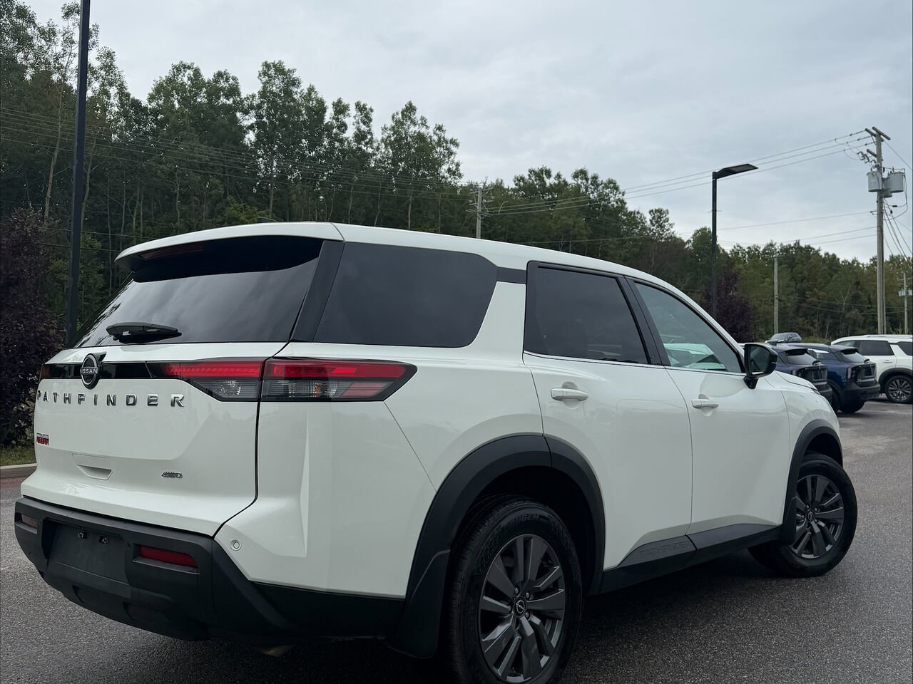 Nissan Pathfinder 2024 Blanc Mont-Laurier - photo #1