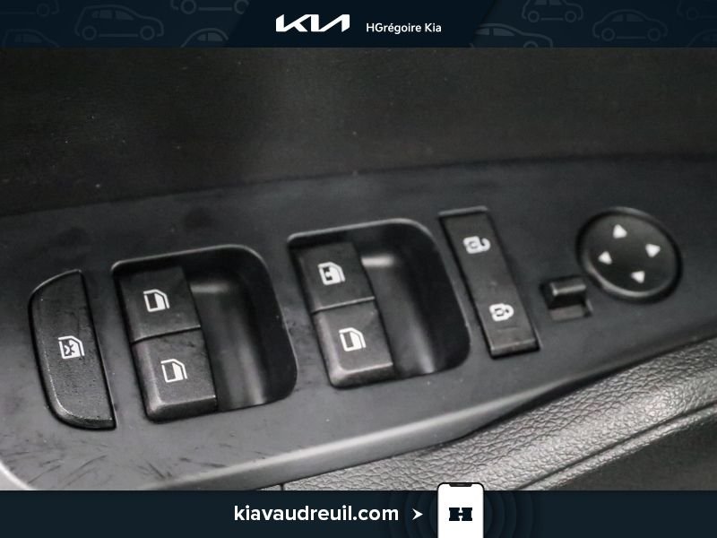 2023 Kia Sportage White Saint-Eustache - photo #10