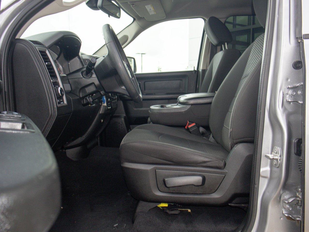 2020 Ram 1500 Classic Express 4x4 Crew Cab 5'7 Box Grey Sherwood Park - photo #16