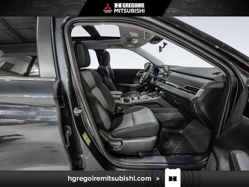 Mitsubishi Outlander PHEV 2025 Gris Blainville - photo #16