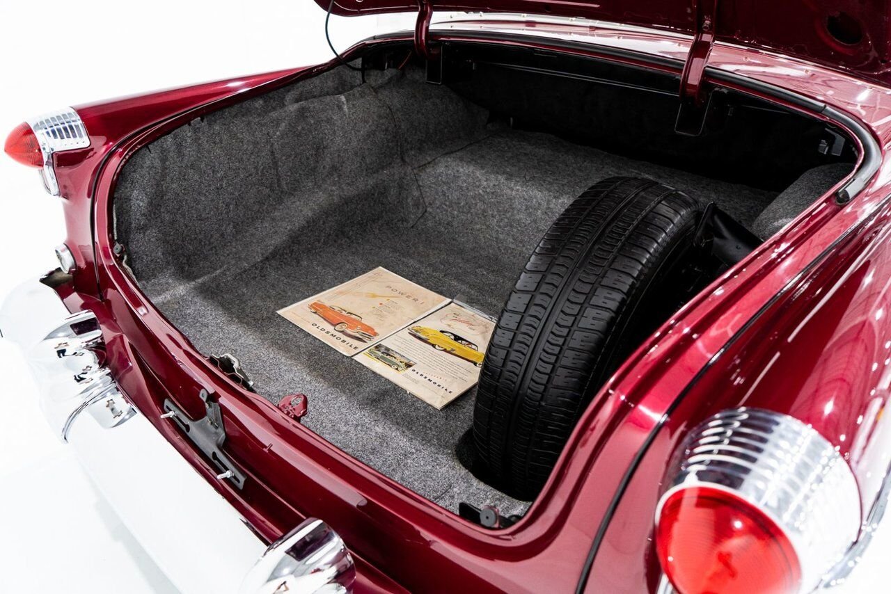 Oldsmobile 98 PRIX EN USD | Convertible Beautifully Presented from complete Restoration 1953 Rouge Montréal - photo #27