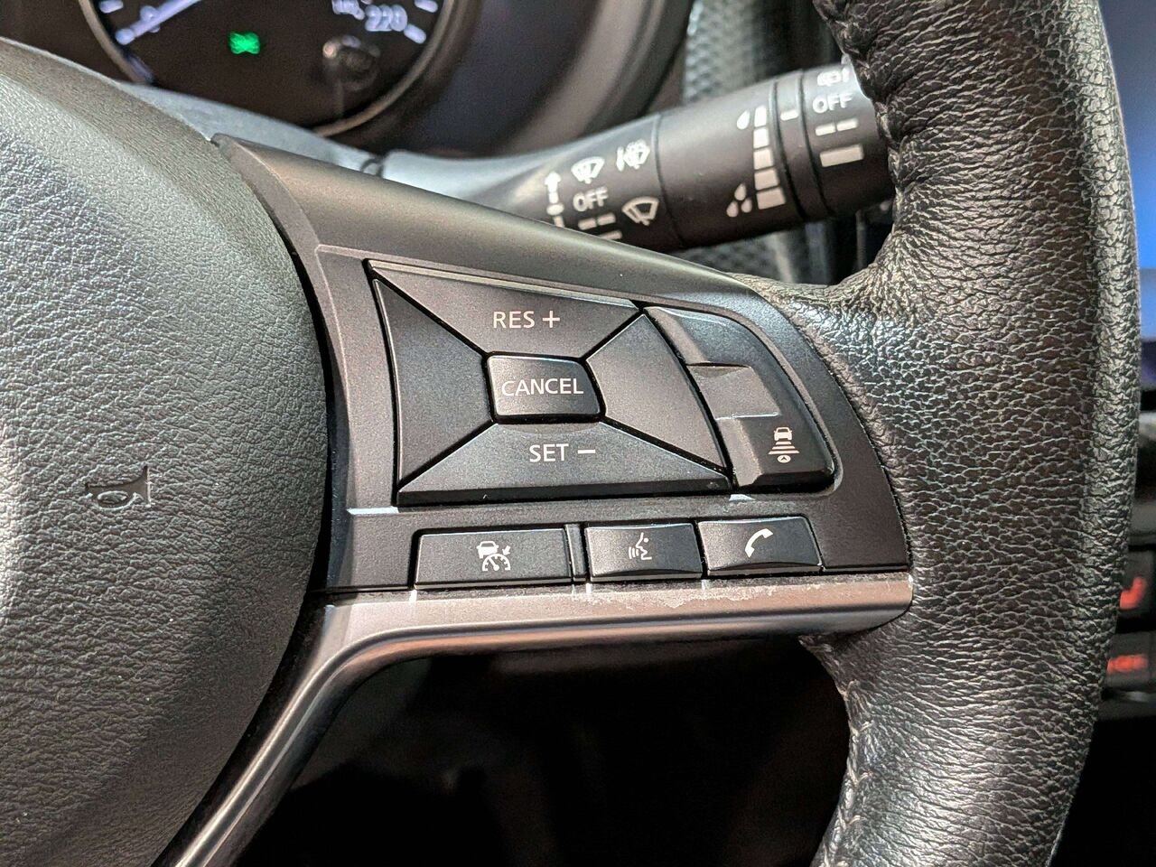 Nissan Kicks SV FWD 2023 Gris Val-David - photo #15