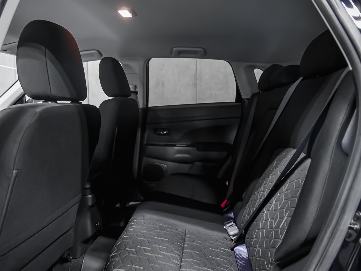 2026 Mitsubishi RVR SE Labrador Black Montreal - photo #16