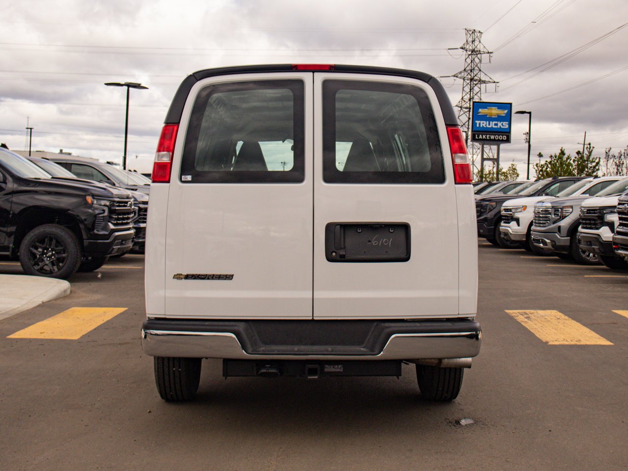 2025 Chevrolet Express Cargo Van RWD 3500 155 White Sherwood Park - photo #8