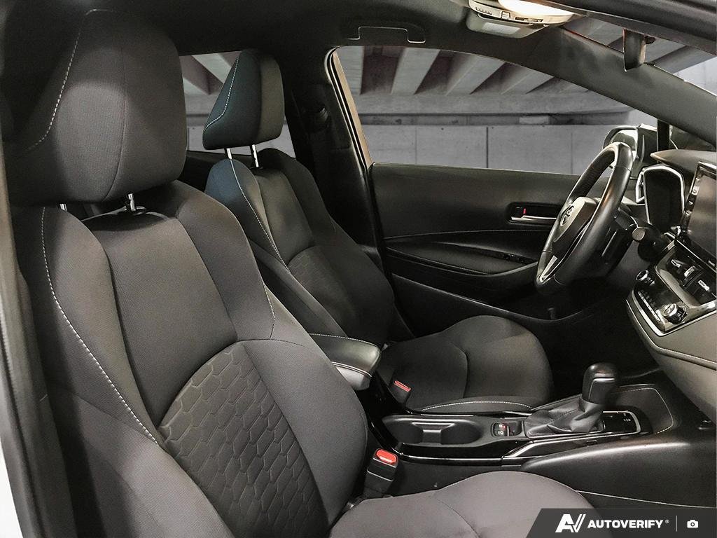 2020 Toyota Corolla Hatchback 2602172B | CVT White Edmonton - photo #21