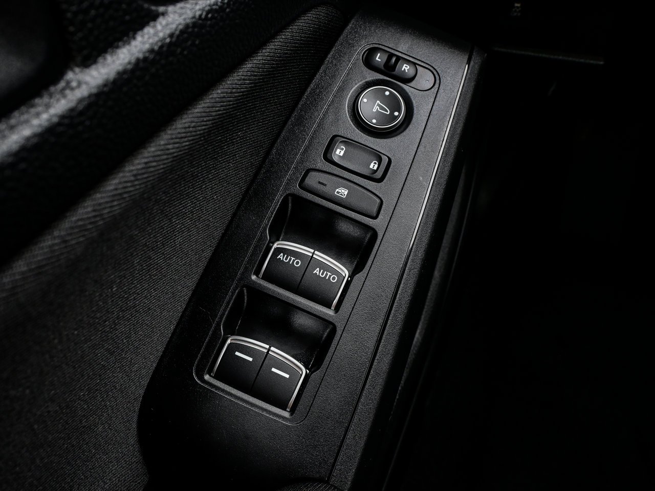 2025 Honda Civic Sedan LX CVT White Sherwood Park - photo #17