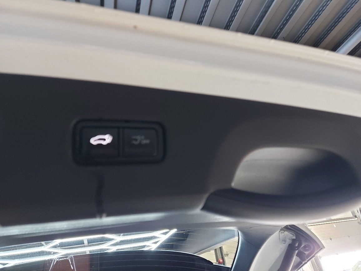 2026 KIA Carnival Snow White Pearl Blainville - photo #6