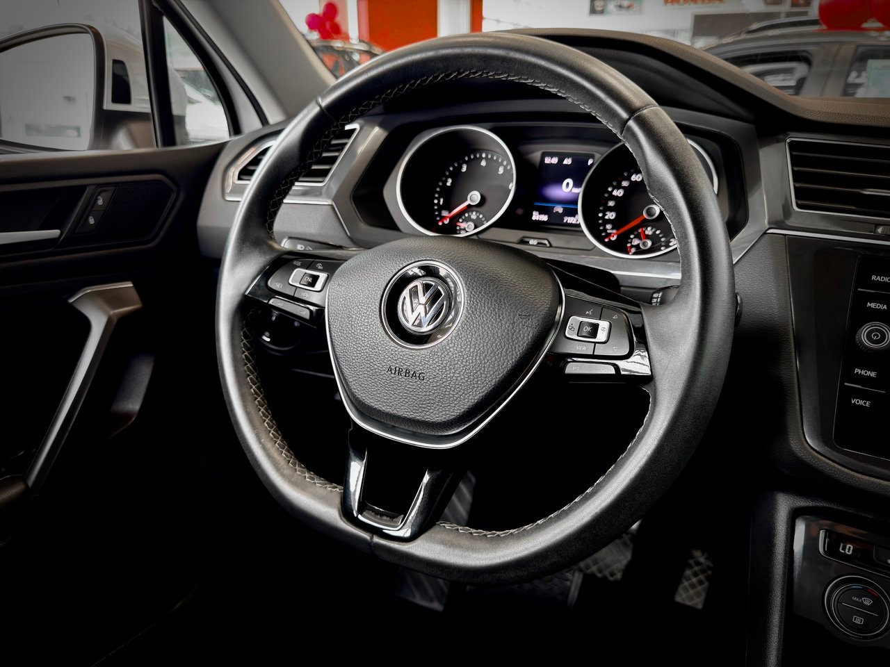 2021 Volkswagen Tiguan White Notre-Dame-des-Prairies - photo #22
